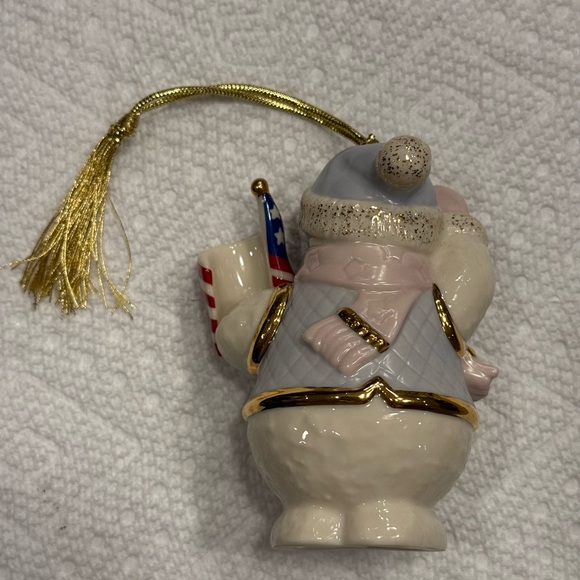 LENOX 2002 Patriotic Snowman Ornament - Picture 4 of 8